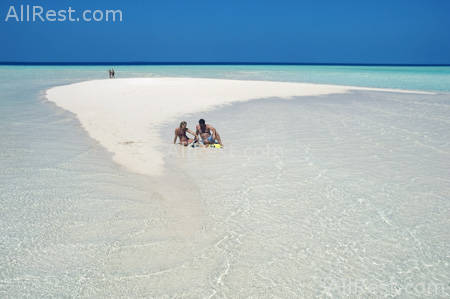 Olhuveli Beach & Spa Resort 8